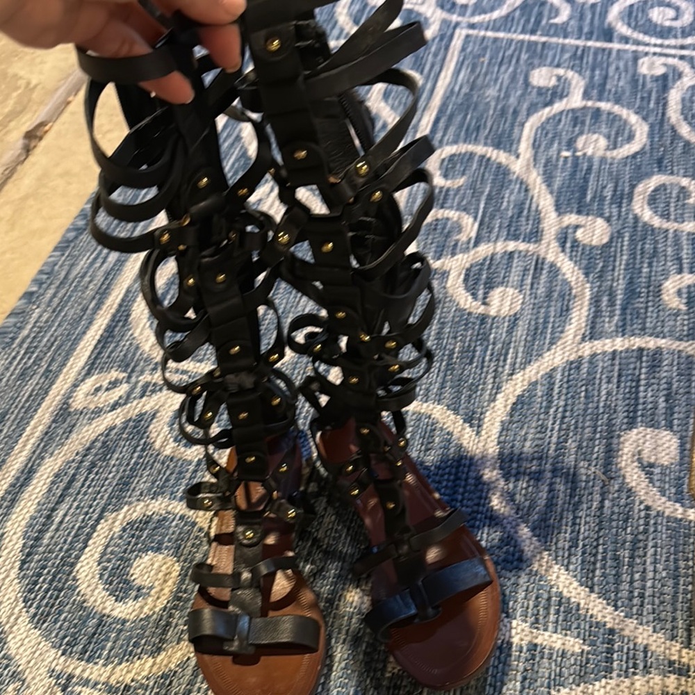 Vía Spiga Black Gladiator Sandals